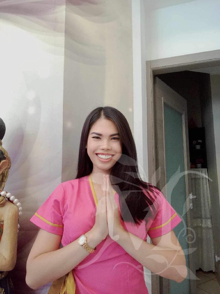 BELLA   “MASSAGGIATRICE LADYBOY THAILANDESE” 4