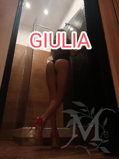 Giulia Italiana e Sensuale 10