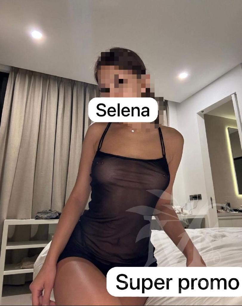 Selena 10