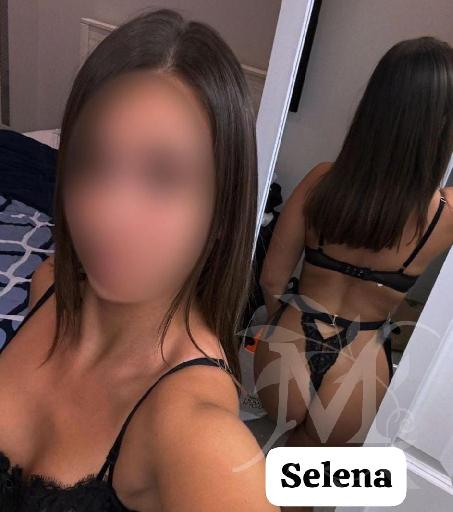 Selena 4